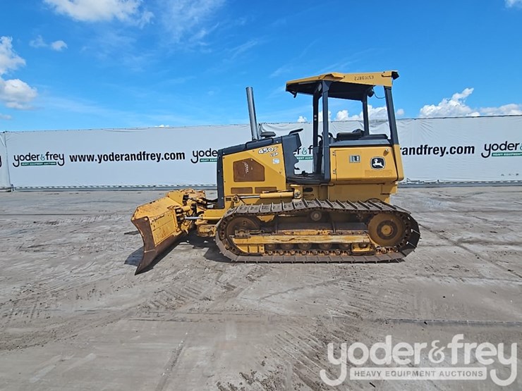 2016-deere-450j-image-2