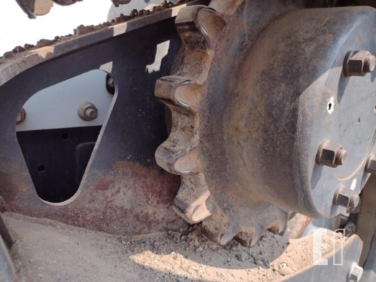 2012-bobcat-t750-image-22