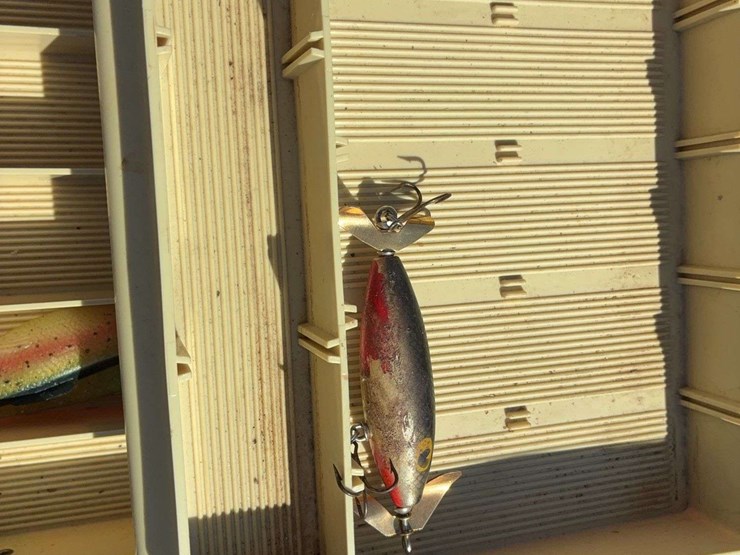 numerous-fishing-dos-reels-and-tackle-image-9