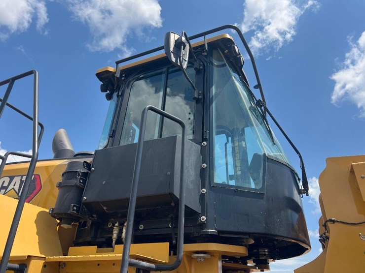 2022-caterpillar-980-image-23