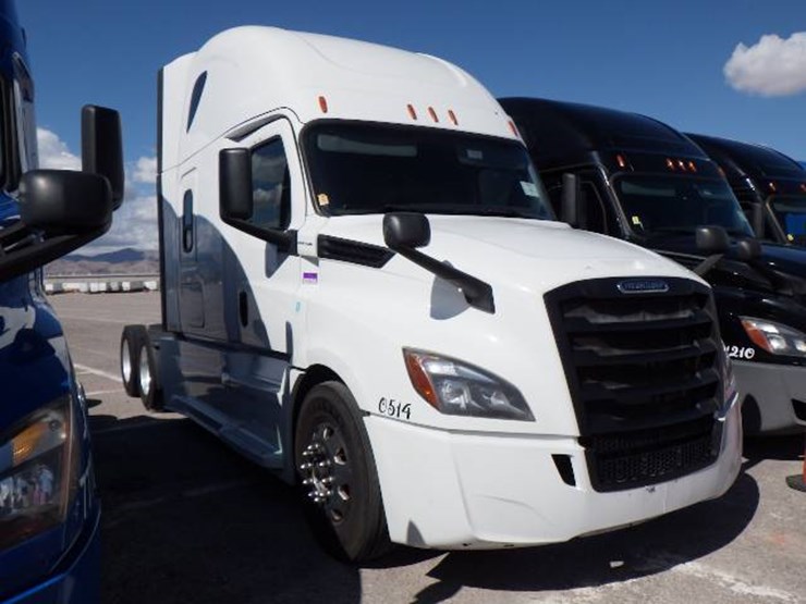 2020-freightliner-cascadia-126-image-2