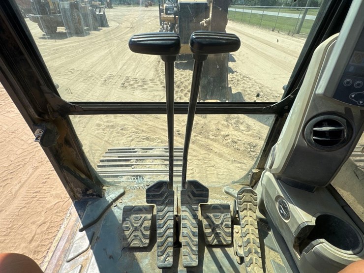2014-caterpillar-336el-image-34