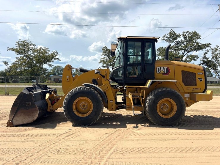 2021-caterpillar-926m-image-1