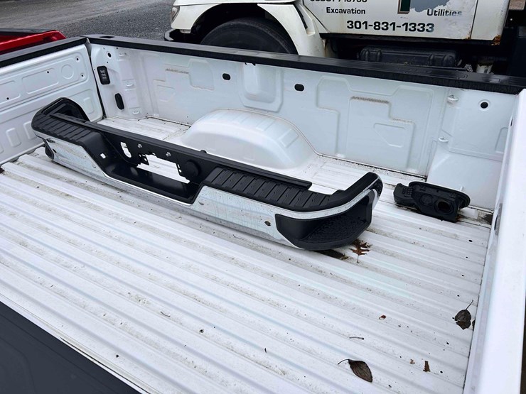gmc-sierra-white-truck-body-image-4