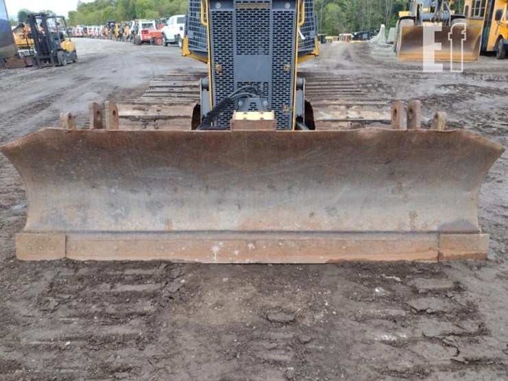 2017-deere-650k-lgp-image-16