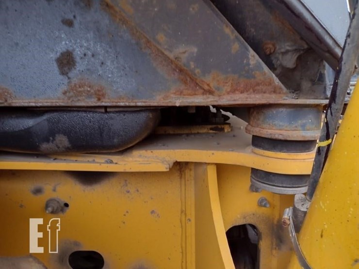 2019-deere-410l-image-27