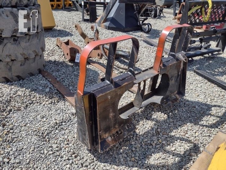 adjustable-skid-loader-forks-image-2