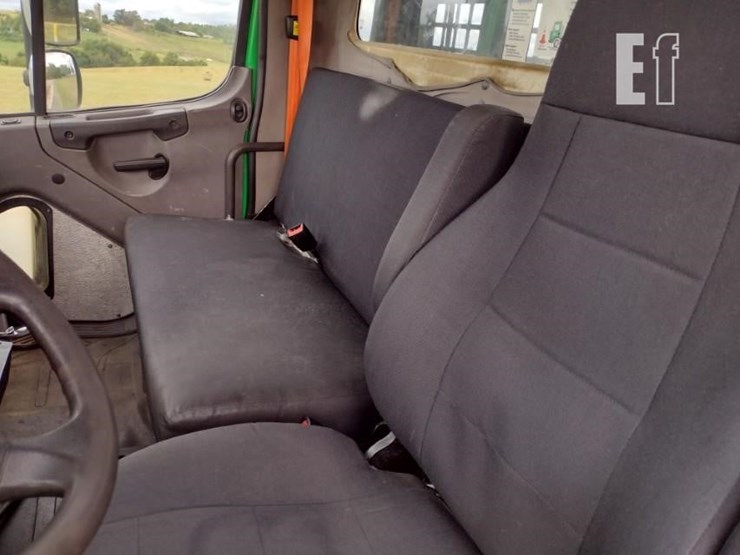 2019-freightliner-business-class-m2-106-image-14