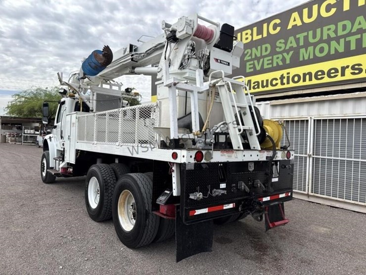 2012-freightliner-m2-digger-derrick-image-8