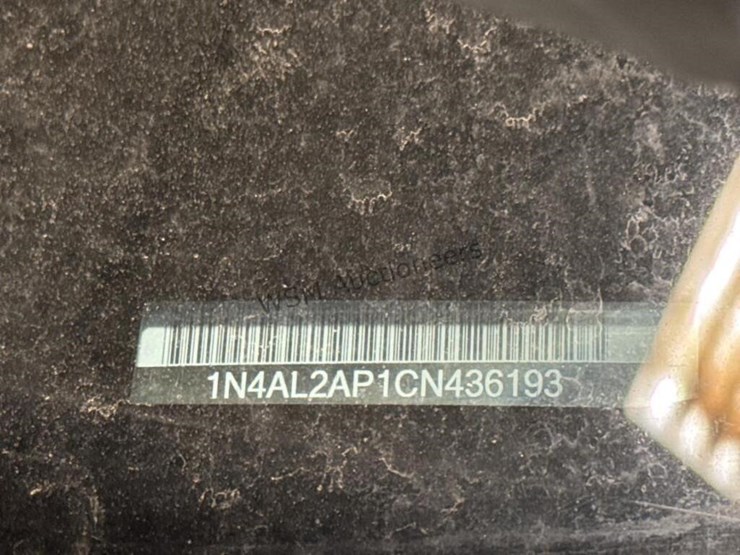 2012-nissan-altima-sdn-image-15