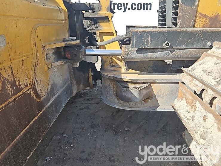 2014-caterpillar-d6k2-lgp-image-24