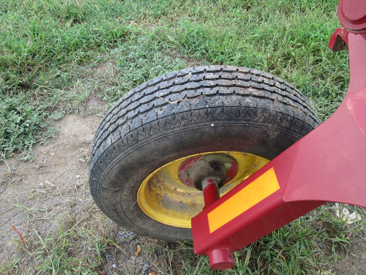 2015-new-holland-1022-image-8