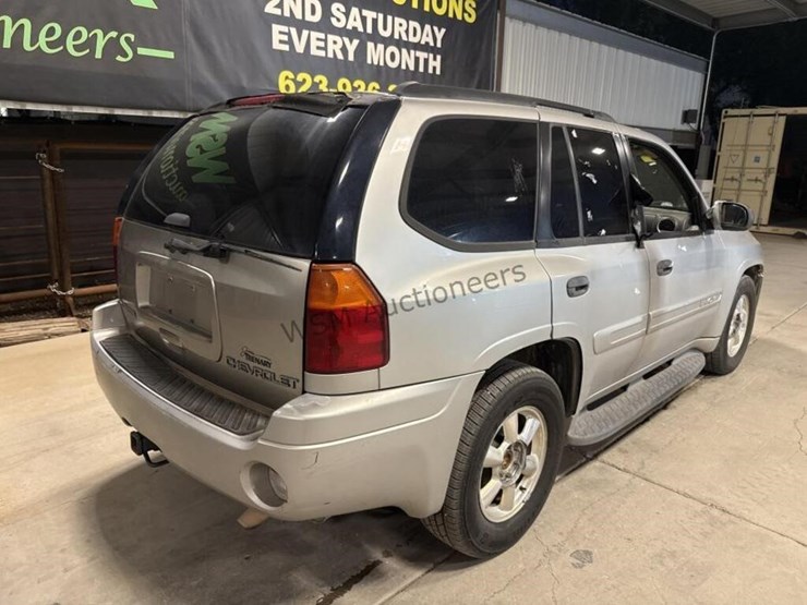 2004-gmc-envoy-sle-image-8