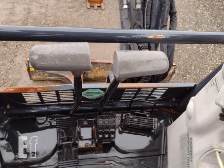 2015-deere-35g-image-7