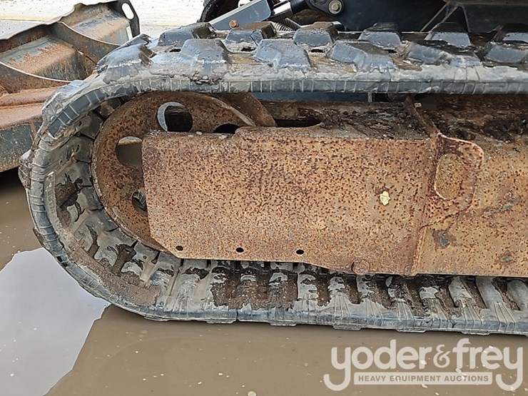 2013-caterpillar-303-image-23