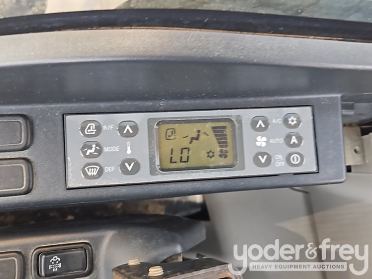 2015-kobelco-sk210-lc-9-image-44