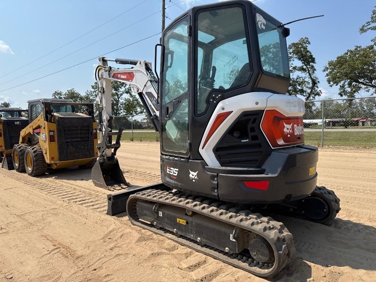 2023-bobcat-e35-image-8