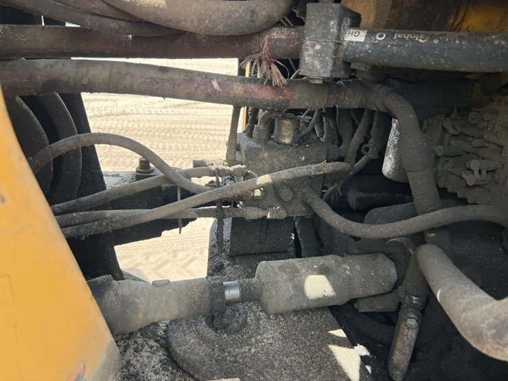 2012-deere-644k-image-13