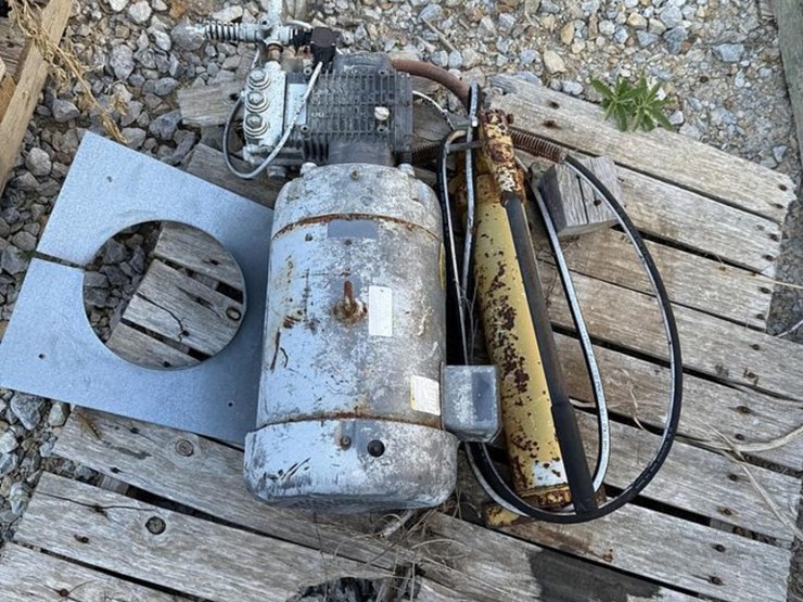 air-compressor-&-hydraulic-cylinder-pump-image-1