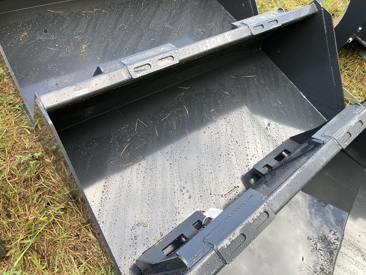 wolverine-tdb-11-66w-68"-skid-steer-bucket-image-1