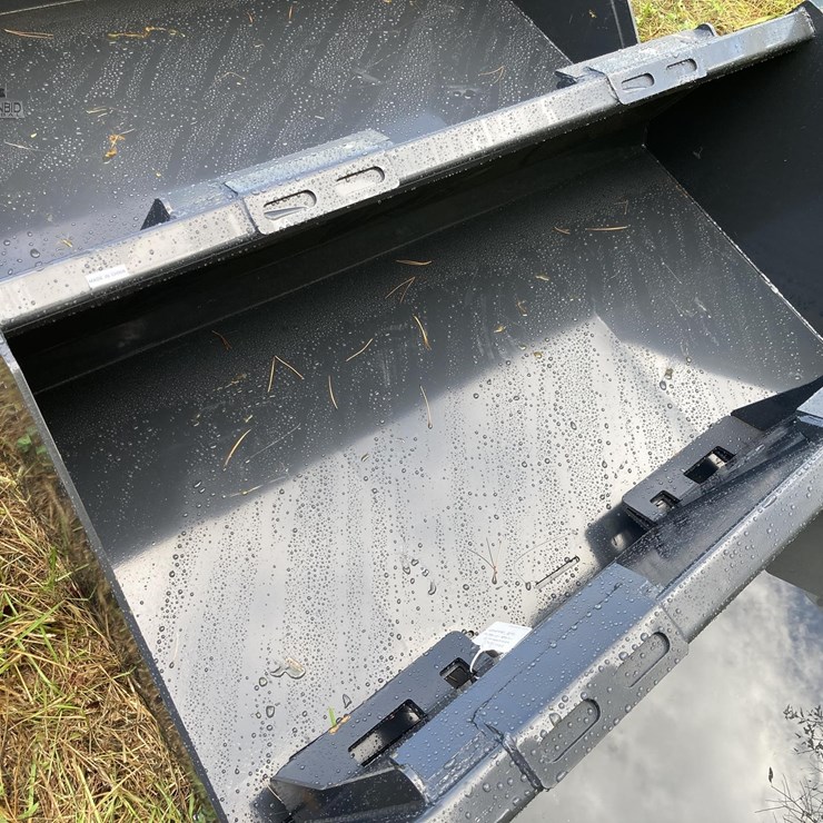 WOLVERINE TDB-11-66W 68" SKID STEER BUCKET