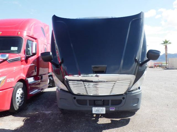 freightliner-cascadia-125-image-18