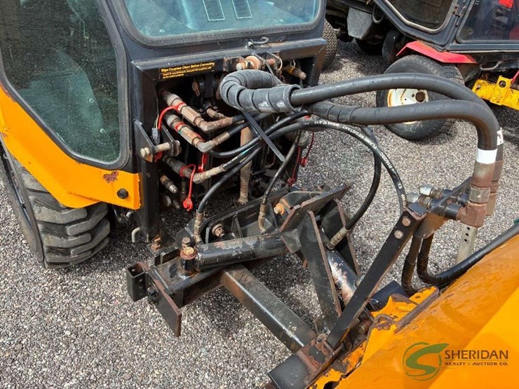 2014-trackless-model-mt6-with-numerous-like-new-attachments-image-18