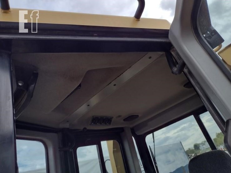 2008-caterpillar-d6t-lgp-image-16