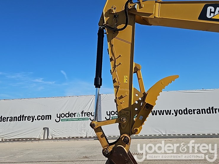 2019-caterpillar-320-image-20