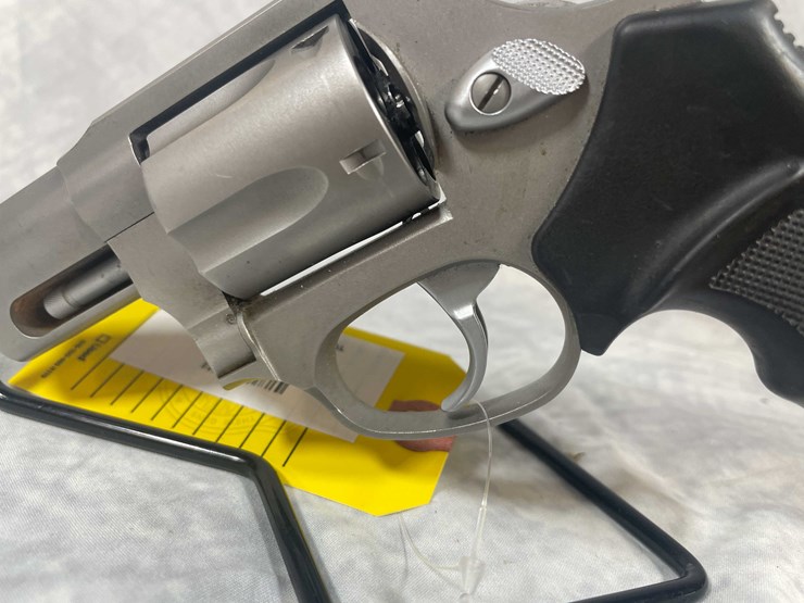 #4820-•-taurus-model-85-38-spl-revolver,-sn:-is36555-image-15