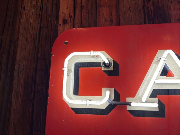 case-neon-image-2