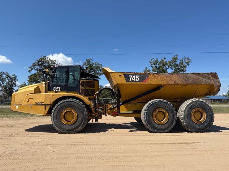 2019-caterpillar-745-image-1