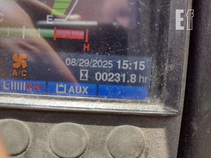 2023-takeuchi-tb280fr-image-6