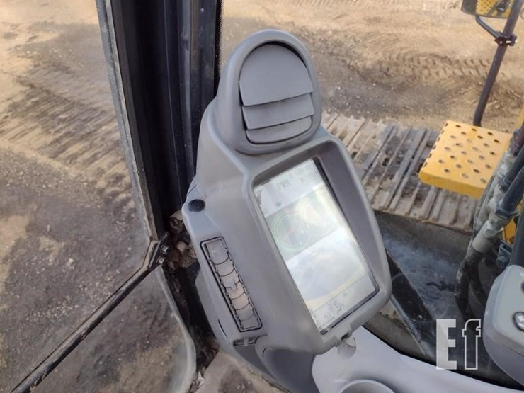 john-deere-210-image-8