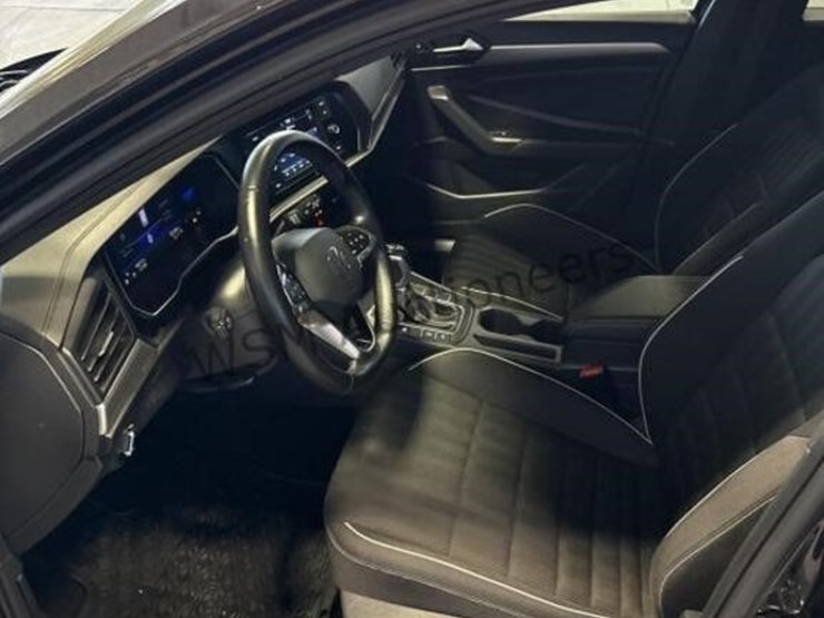 2022-volkswagen-jetta-sport-sdn-image-24