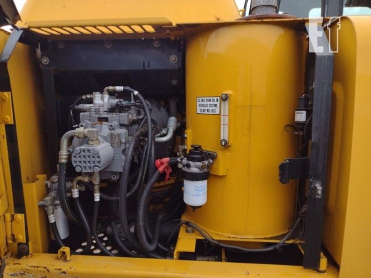 2006-deere-120c-image-45