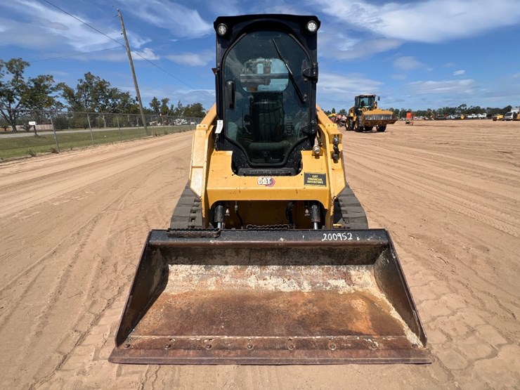 2020-caterpillar-259d3-image-7