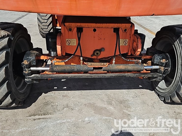 2015-jlg-800s-image-19