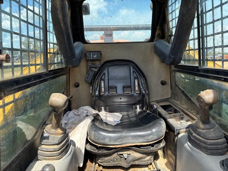 2012-caterpillar-259b3-image-22