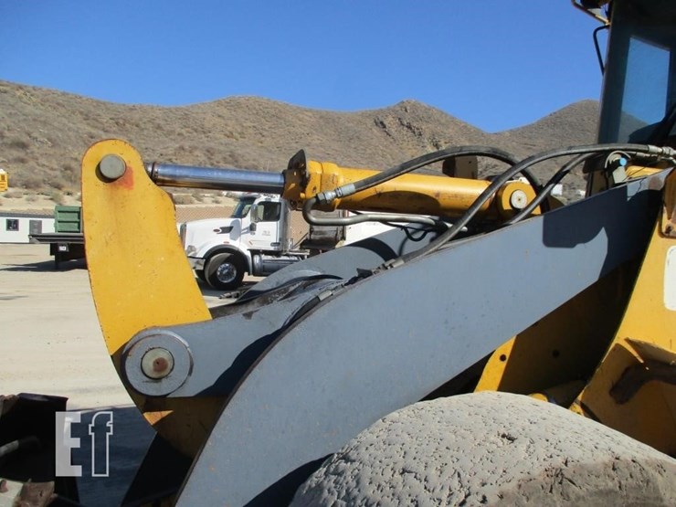 2000-deere-624h-image-16