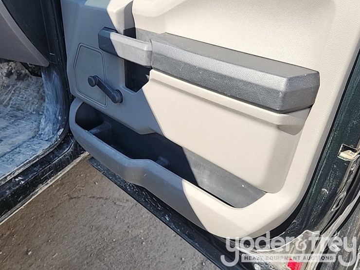 2019-ford-f150-image-28