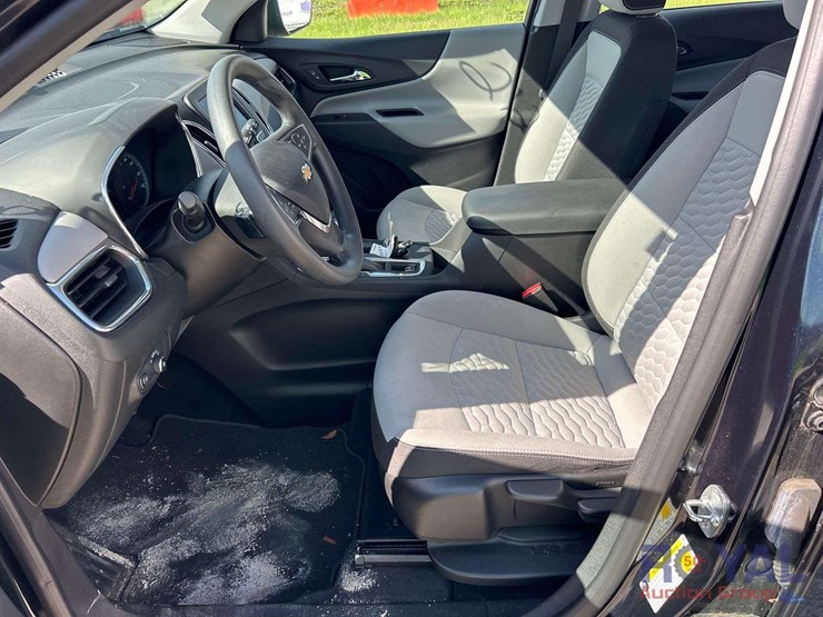 2021-chevrolet-equinox-ls-image-14
