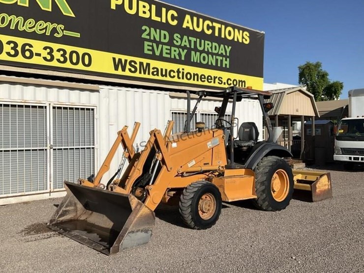 case-570xlt-skip-loader-image-2