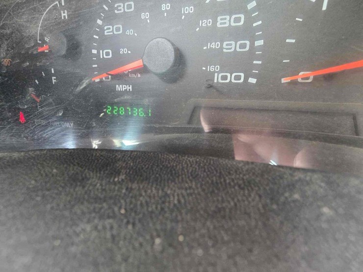 2002-ford-f550-image-14