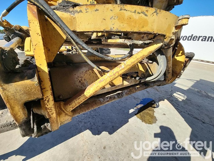 caterpillar-16g-image-24