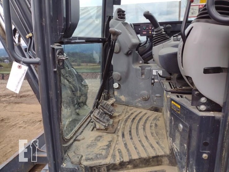 2019-deere-35g-image-14