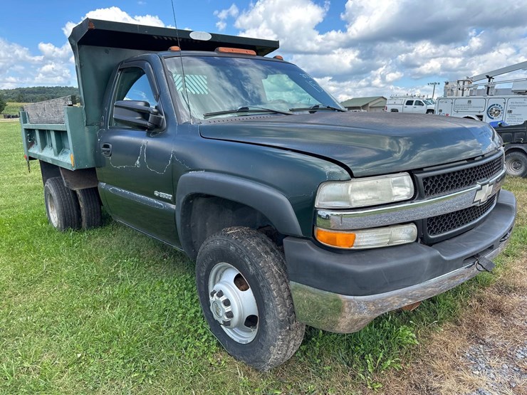 2002-chevy-3500-dump-image-3
