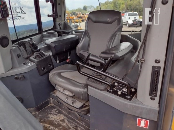 2020-deere-850l-lgp-image-13