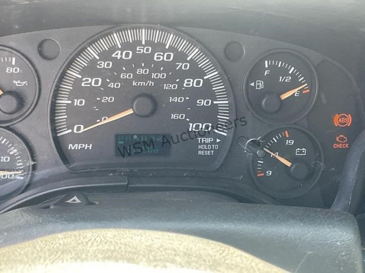 2004-gmc-3500-image-19