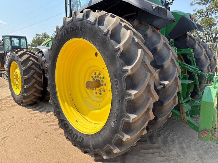 john-deere-8r-310-image-9